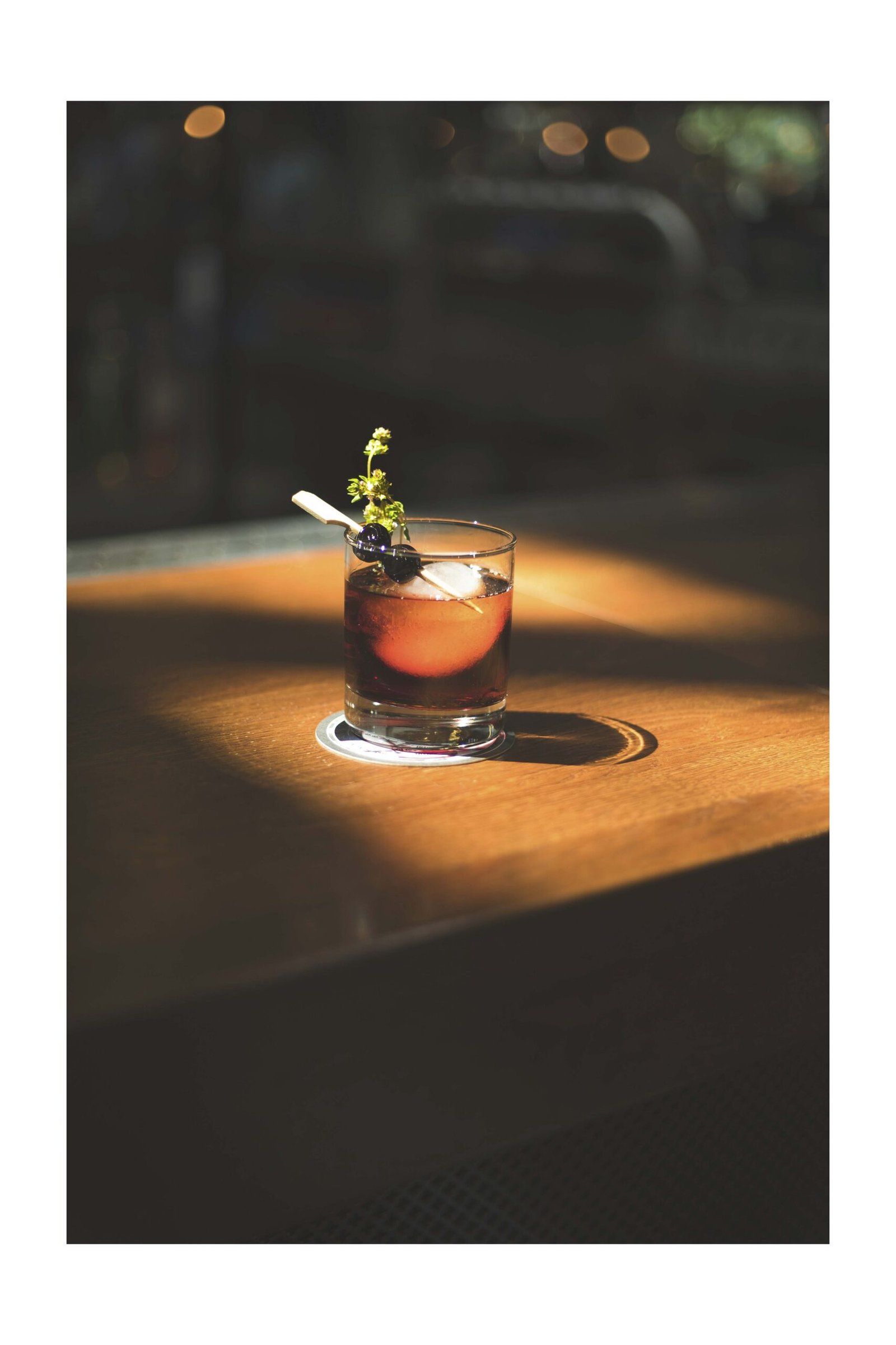Old Fashioned kokteilis – foto uz alumīnija
